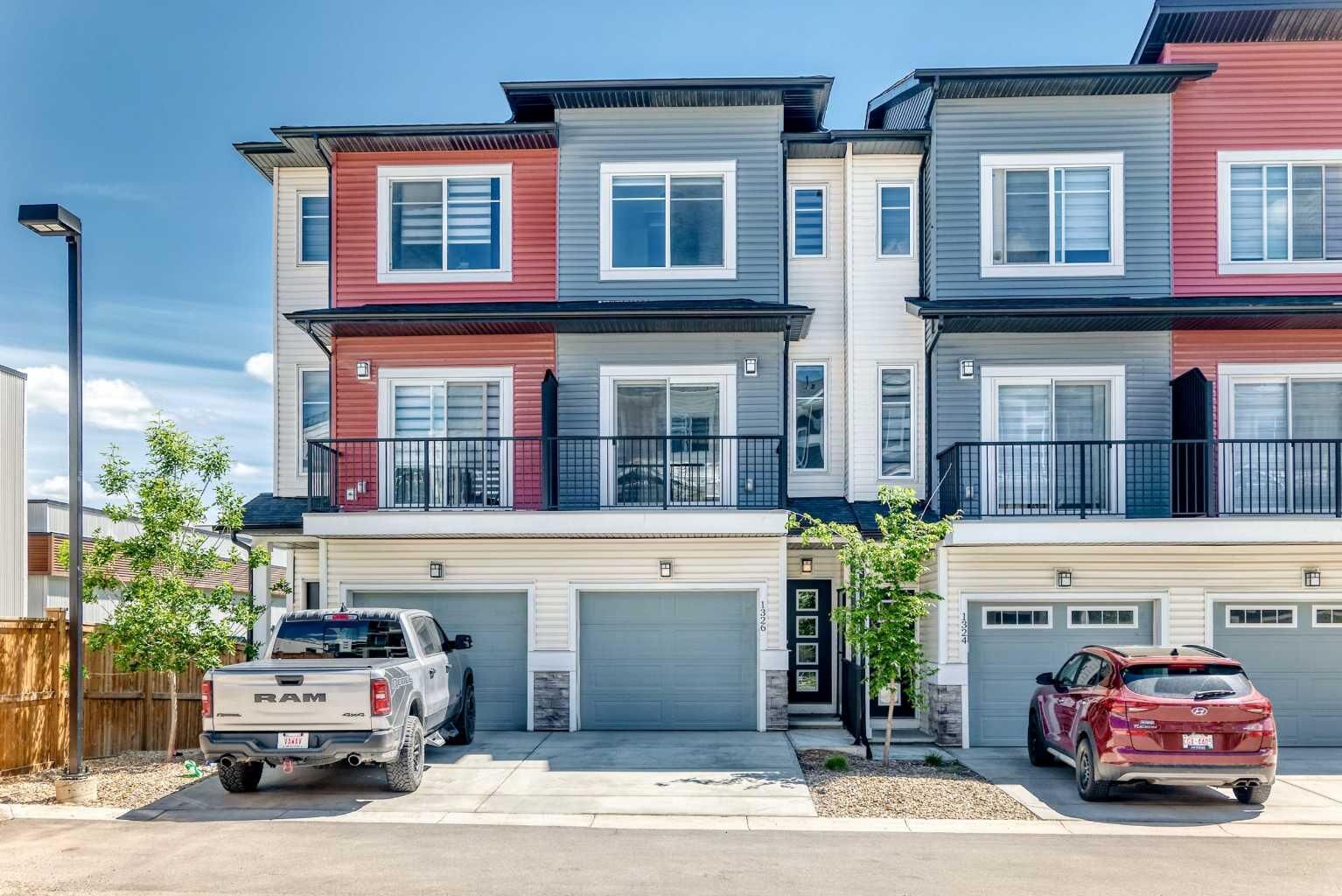 Property Photo:  1326 Sage Hill Grove NW  AB T3R 2A1 