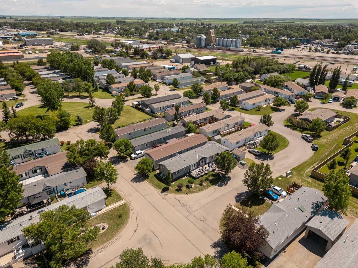 Property Photo:  207 Porter Street  AB T1M 0A7 
