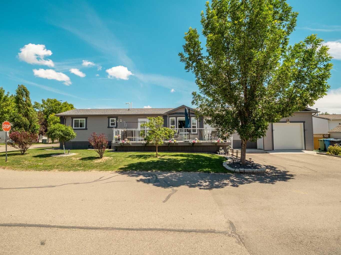 Photo de la propriété:  207 Porter Street  AB T1M 0A7 