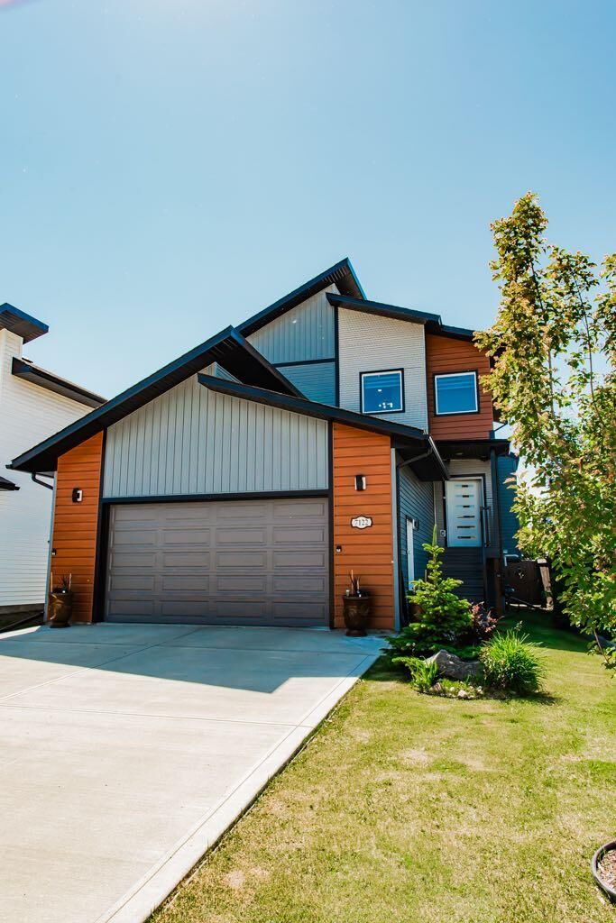 Property Photo:  7122 86 Street  AB T8X 0N9 