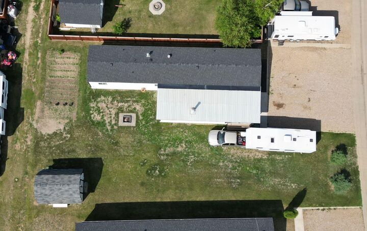 Property Photo: 10414 Homestead Way AB T0H 2H0