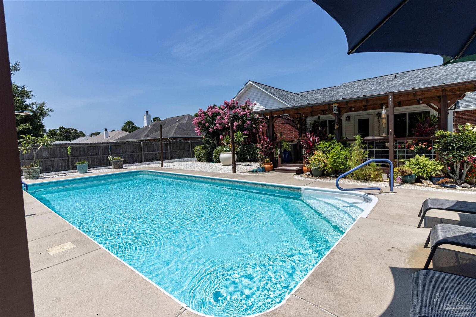 Property Photo:  1420 Castnet Dr  FL 32566 