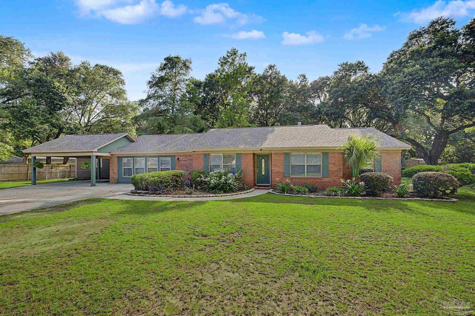 Property Photo:  5601 Windermere Trace  FL 32571 