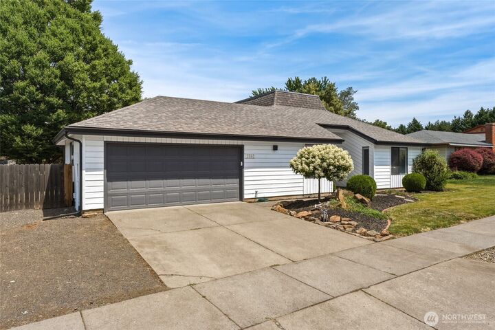Property Photo:  1945  Whitman Street  WA 99362 