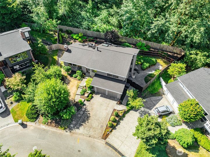 Property Photo:  5927  135th Place SE  WA 98006 