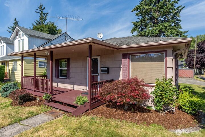 Property Photo:  1447  9th Avenue  WA 98632 