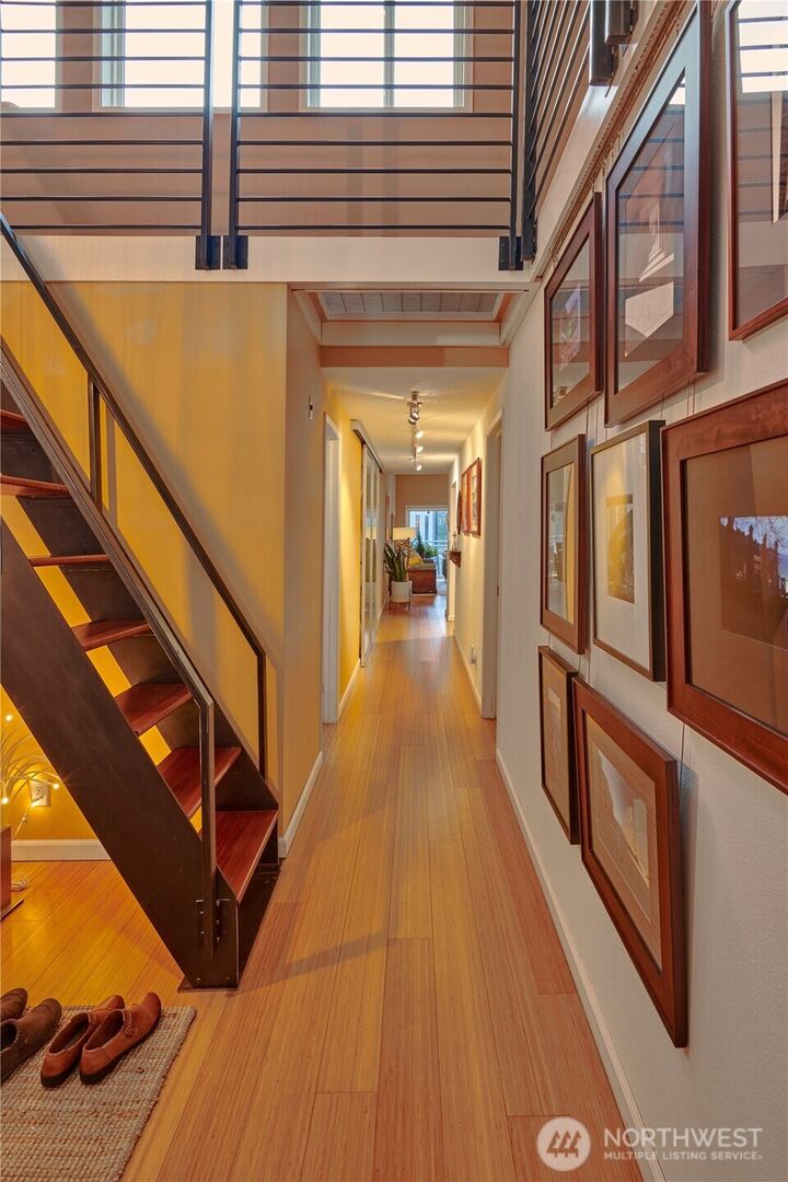 Property Photo:  909 N 35th Street 403  WA 98103 