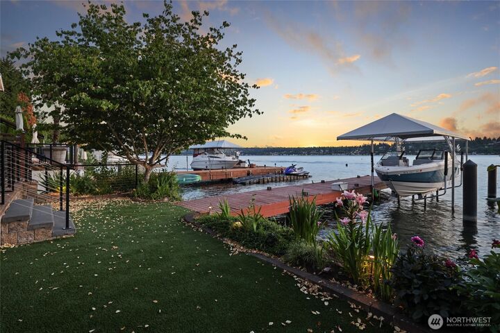Property Photo:  13133  Holmes Point Drive NE  WA 98034 