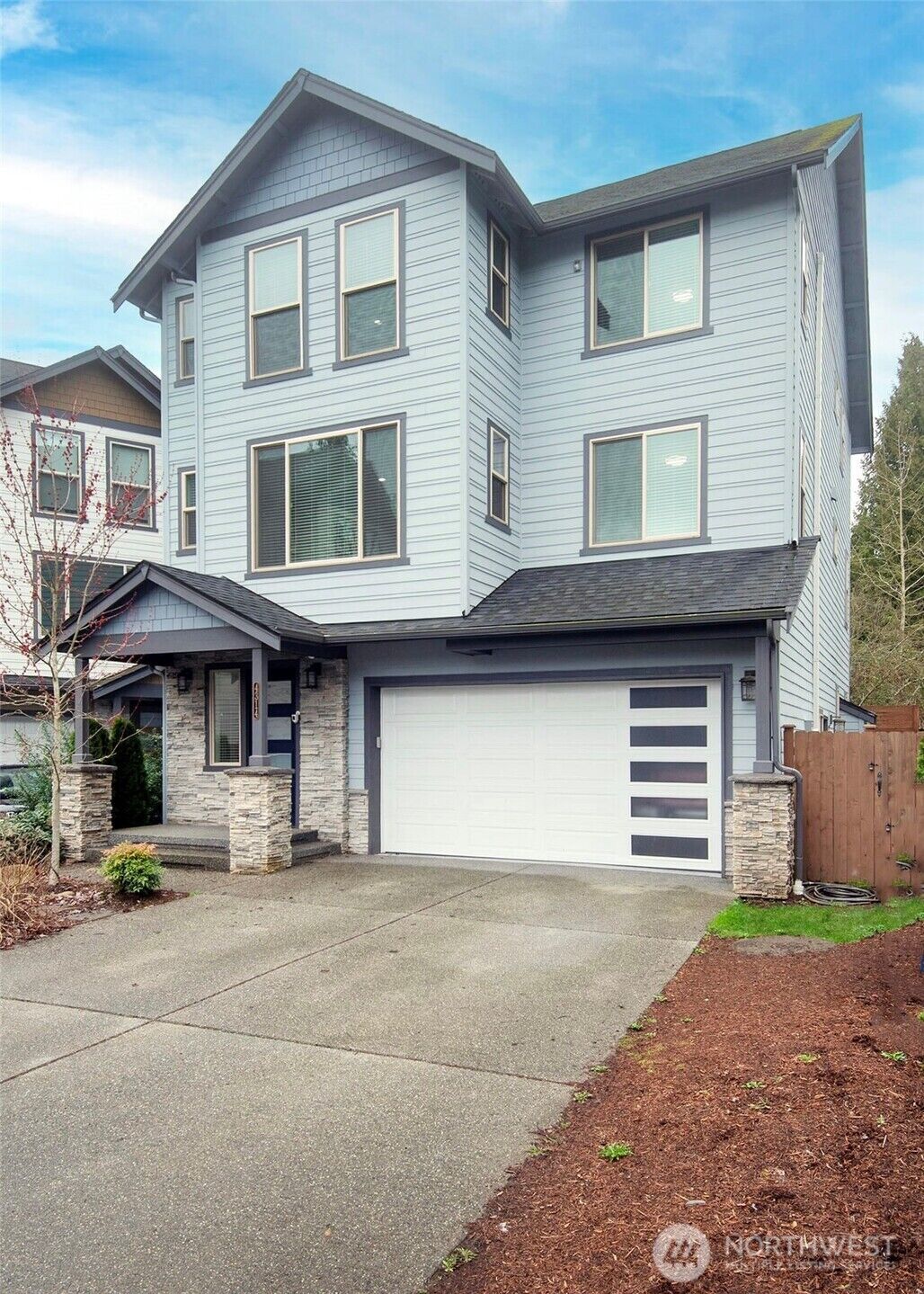 Property Photo:  4314  137th Place SW  WA 98087 