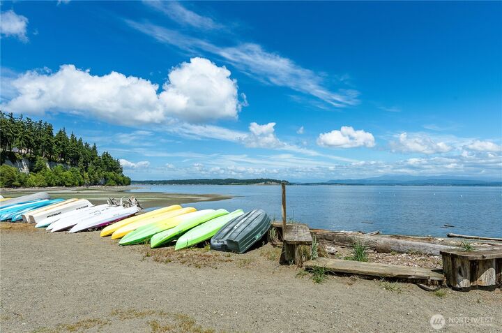Property Photo:  1524  Country Club Drive  WA 98282 