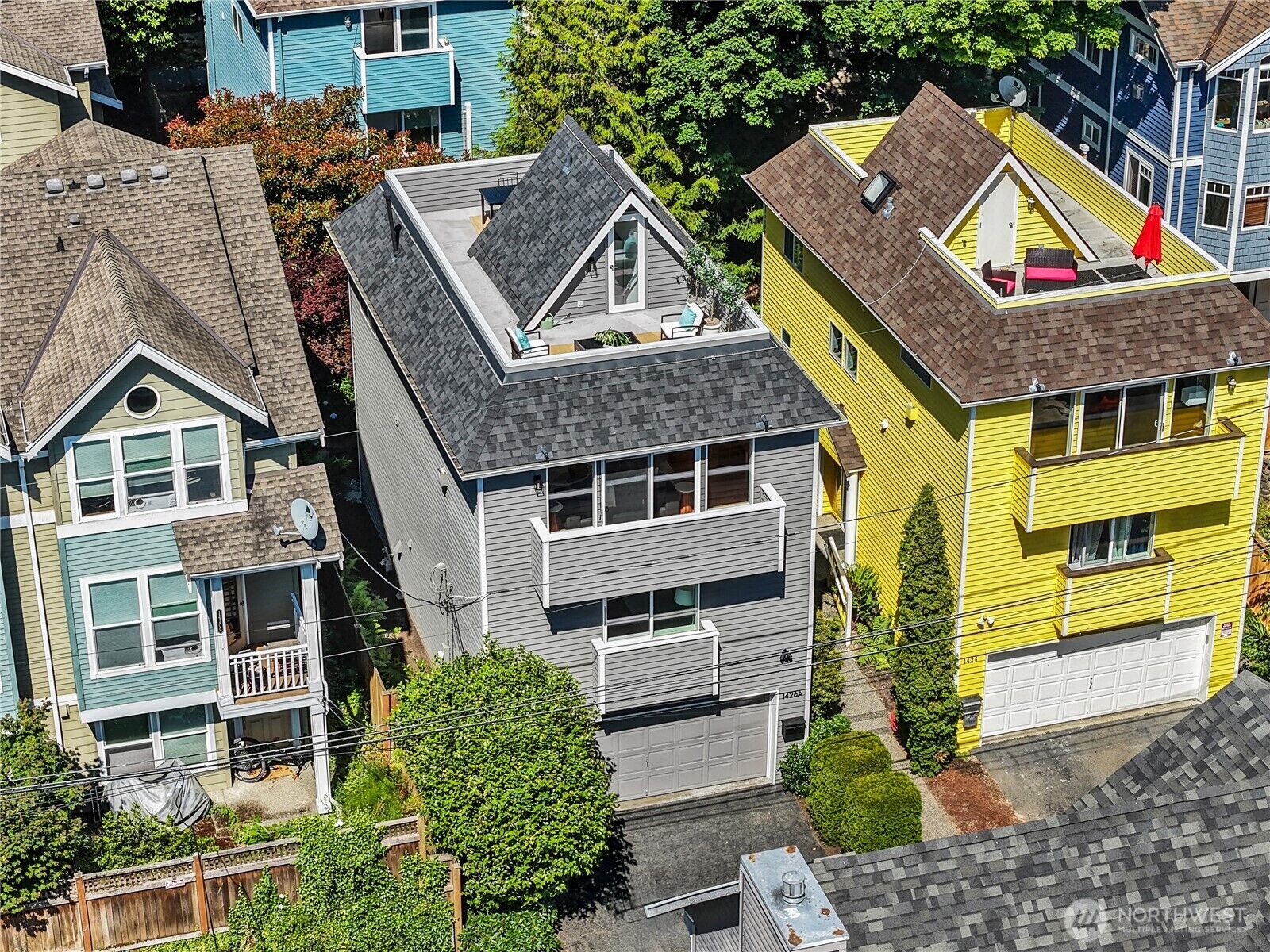 Property Photo: 1426 18th Avenue A WA 98122
