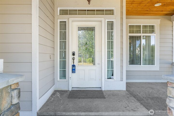 Property Photo:  2401  12th Avenue NW  WA 98371 
