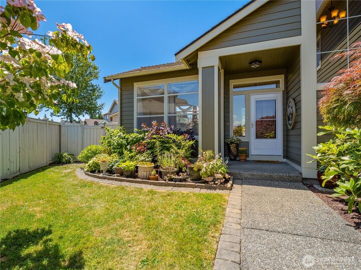 Property Photo:  3138  Hunter Court  WA 98022 