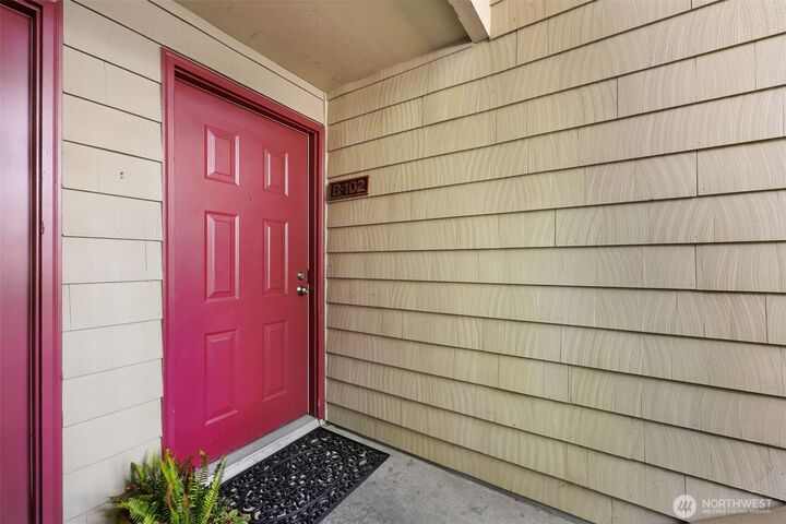 Property Photo:  20325  19th Avenue NE B102  WA 98155 