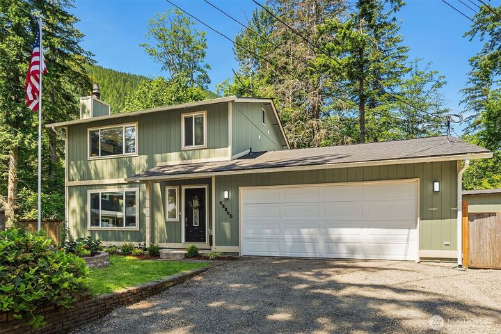Property Photo:  42300 SE 168th Court  WA 98045 