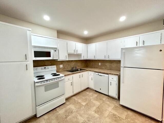 Property Photo: 6061 N Falls Cir Drive 402 FL 33319