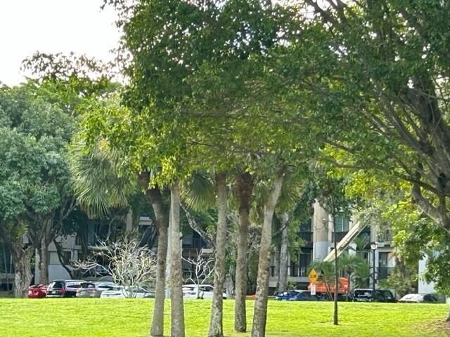 Property Photo:  6061 N Falls Cir Drive 402  FL 33319 