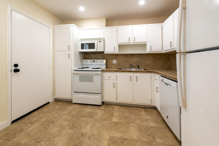 Property Photo: 6061 N Falls Cir Drive 402 FL 33319