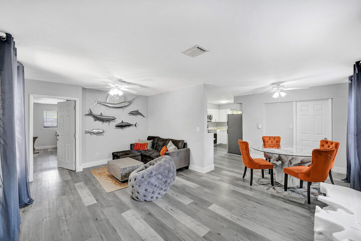 Property Photo:  1624 NW 9th Avenue  FL 33311 