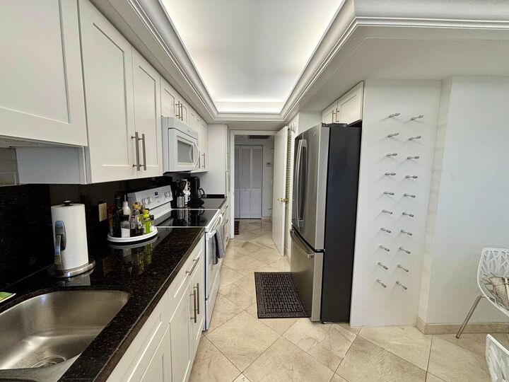 Property Photo:  4900 N Ocean Boulevard 517  FL 33308 