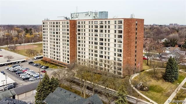 Property Photo:  21800 Morley Avenue 403  MI 48124 