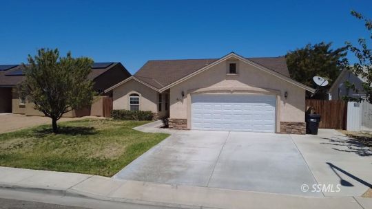 Property Photo:  412 Christopher Ct  CA 93555 