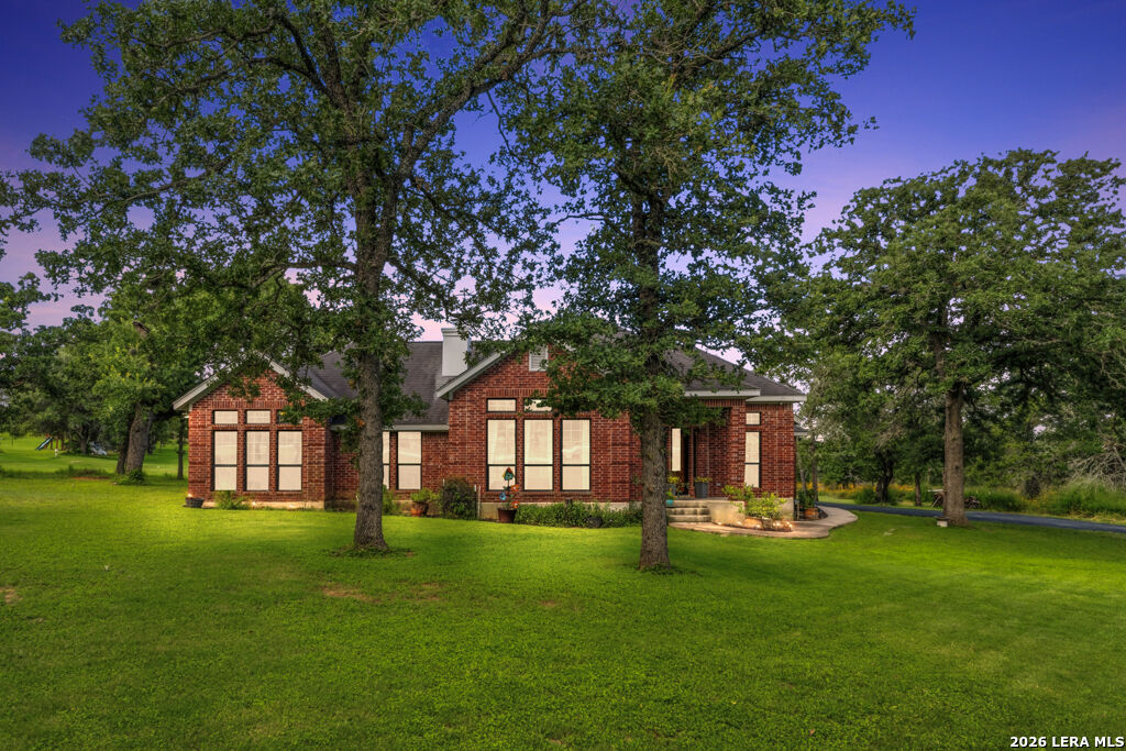 Property Photo:  124 Rosewood Dr  TX 78121 