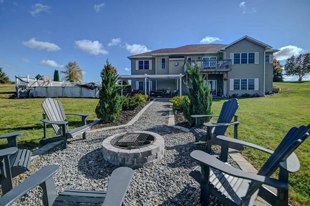 Property Photo:  W7620 County Road H  WI 53574 