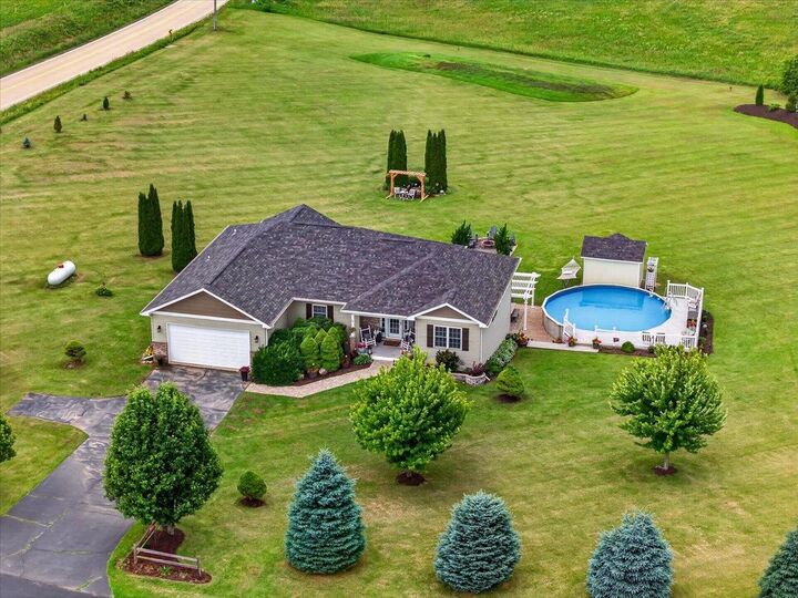 Property Photo:  W7620 County Road H  WI 53574 