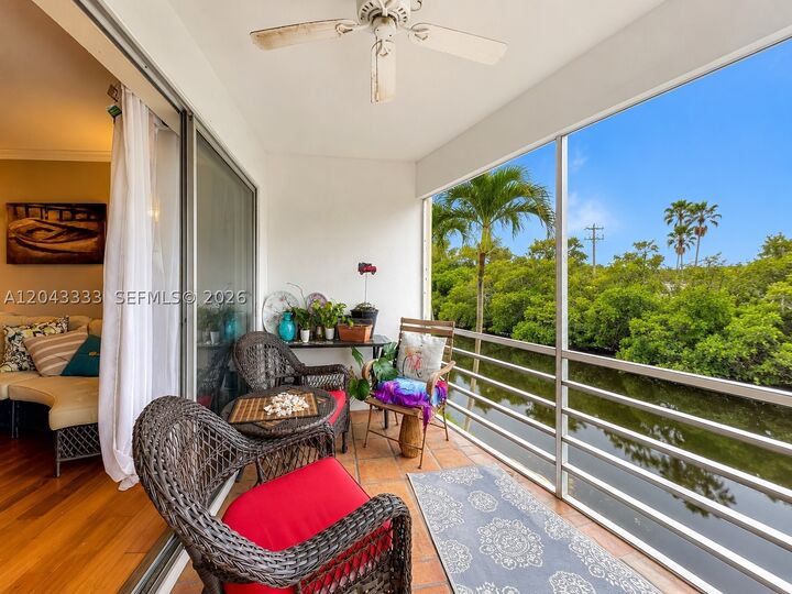 Property Photo: 1400 NE 57th Ct 207 FL 33334