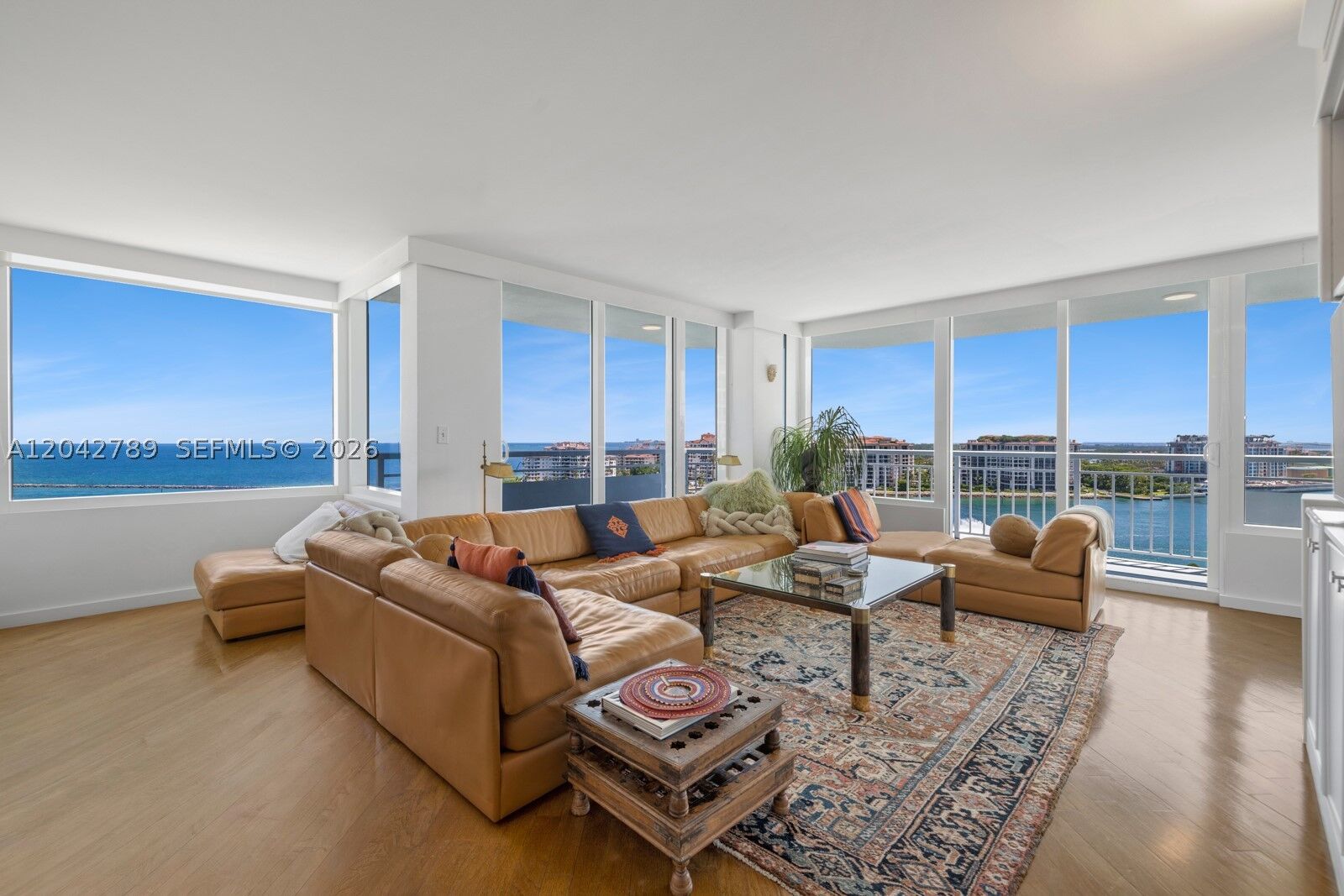 Property Photo:  400 S Pointe Dr 1503/04  FL 33139 