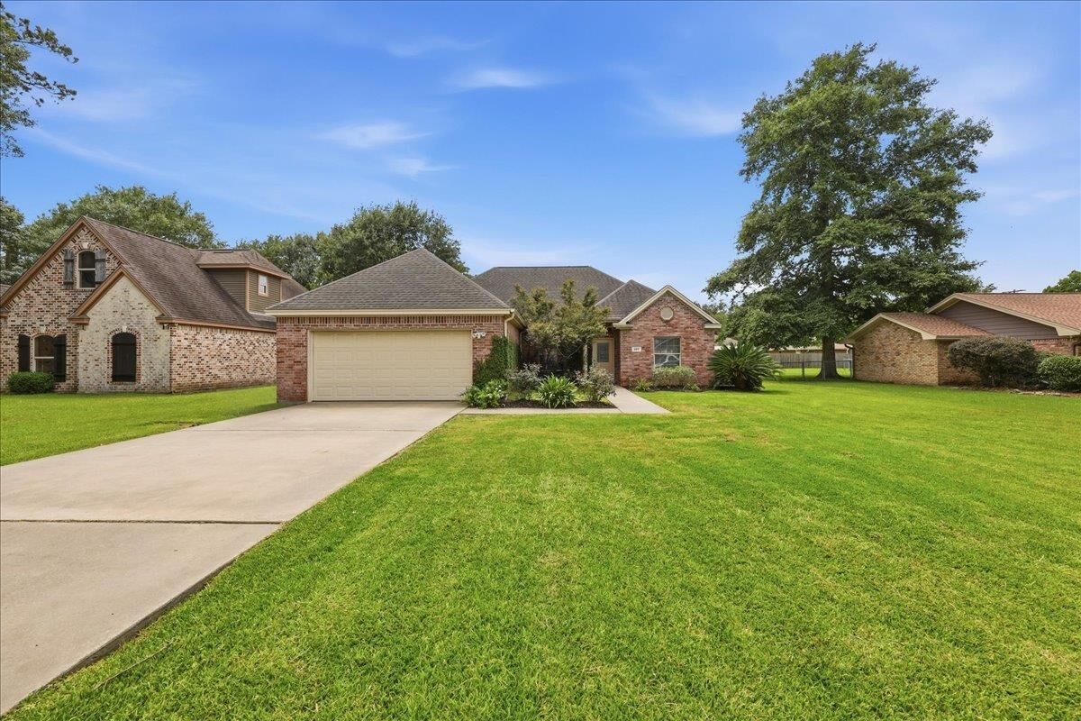 Property Photo:  197 Live Oak  TX 77611 
