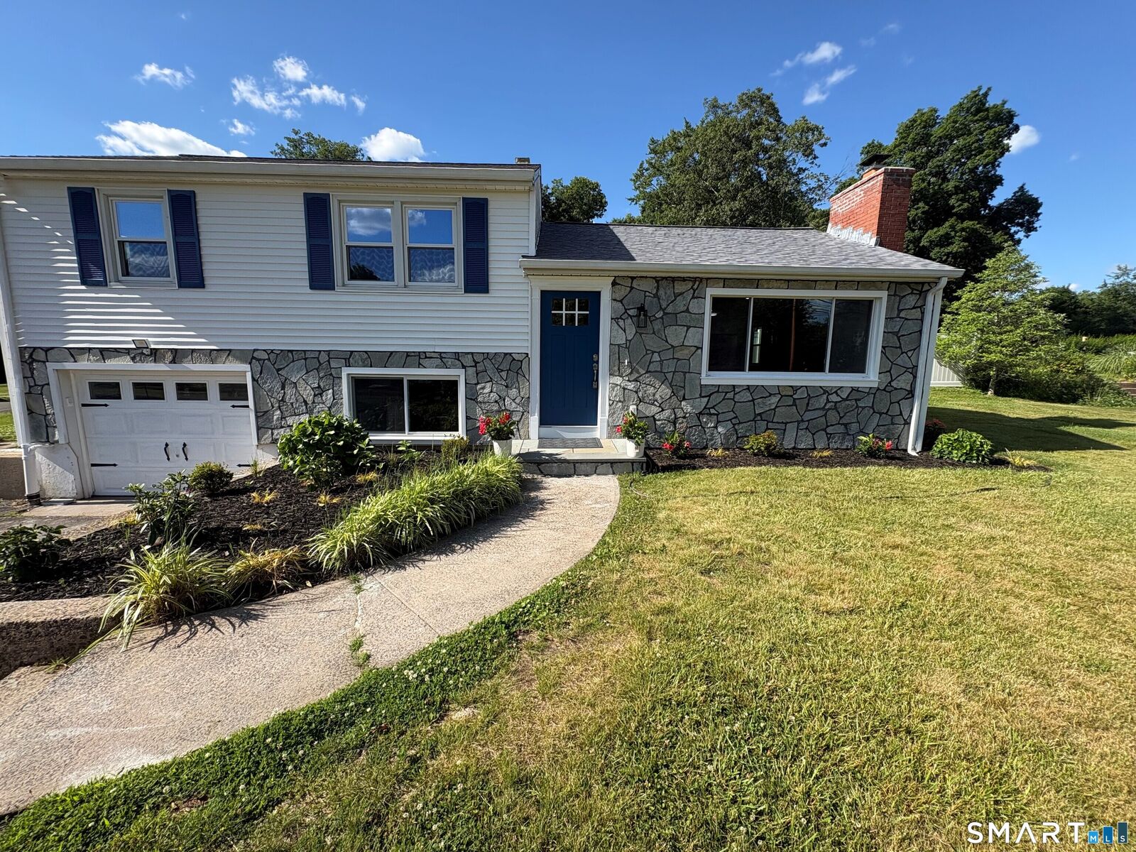Property Photo:  1052 New Rock Hill Road  CT 06492 