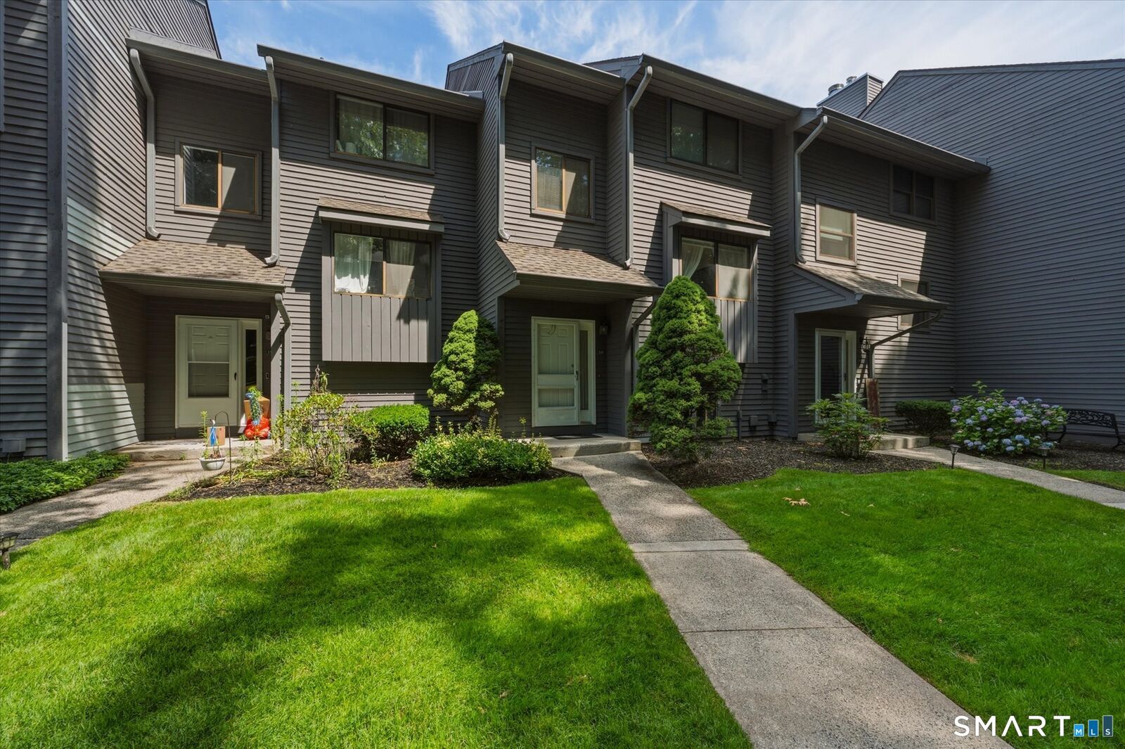Property Photo:  330 Conestoga Way 330  CT 06033 