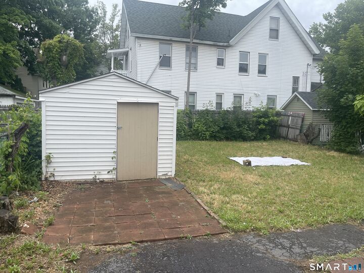 Property Photo:  406 Newhall Street  CT 06514 