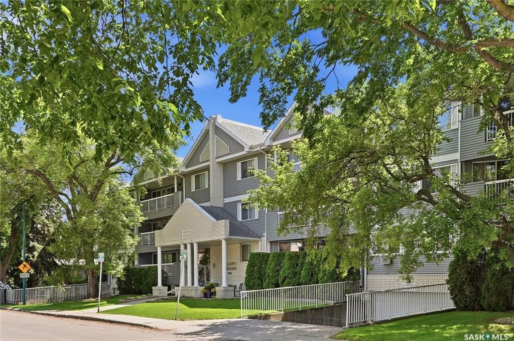 Property Photo:  910 9th Street E 203  SK S7H 0N1 