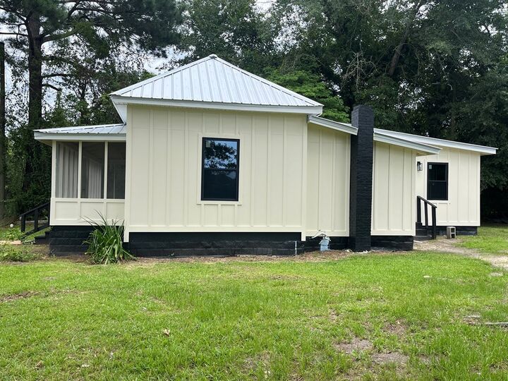 Property Photo:  102 Second Avenue  GA 31792 