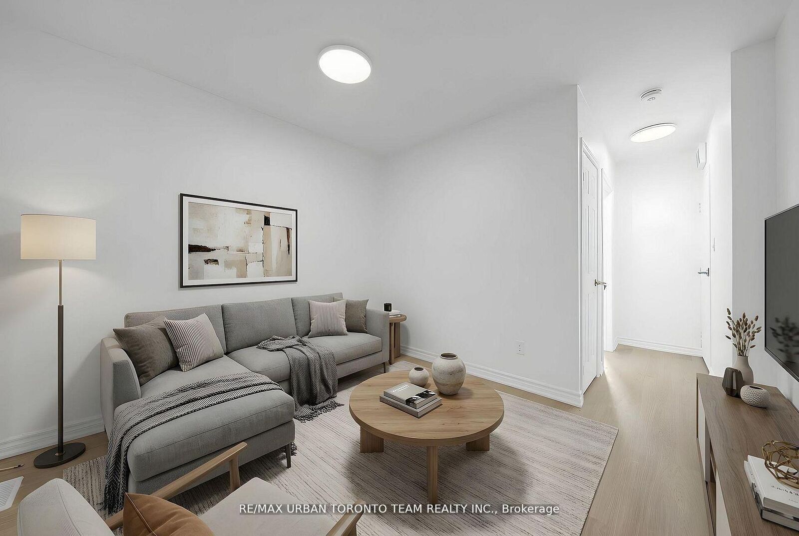 Property Photo:  880 Dundas Street E Main  ON M4M 1R3 