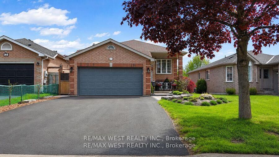 Property Photo:  37 Kell Place  ON L4N 9K5 