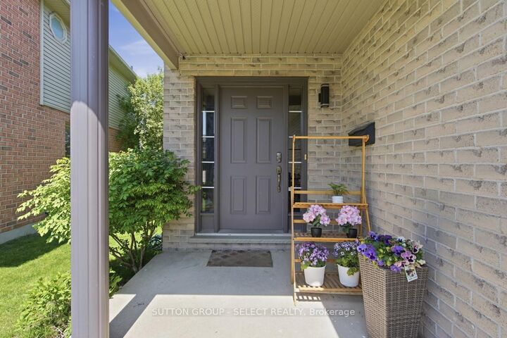 Property Photo:  1789 Devos Drive  ON N5X 4H9 