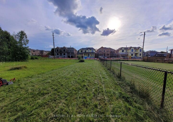 Property Photo:  210 Sutherland Street S  ON L0M 1S0 