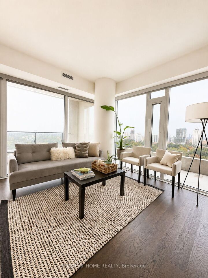 Property Photo:  5 Soudan Avenue 2004  ON M4S 0B1 
