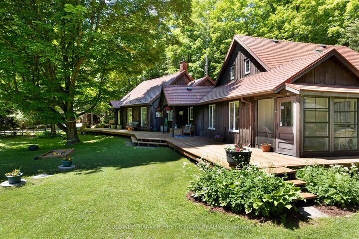 1358 Rideau Ferry Road — photo 1