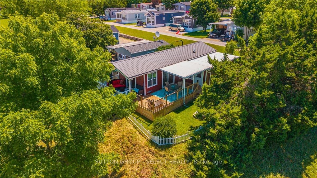 Property Photo: 8685 Rock Glen Road 400 ON N0M 1B0