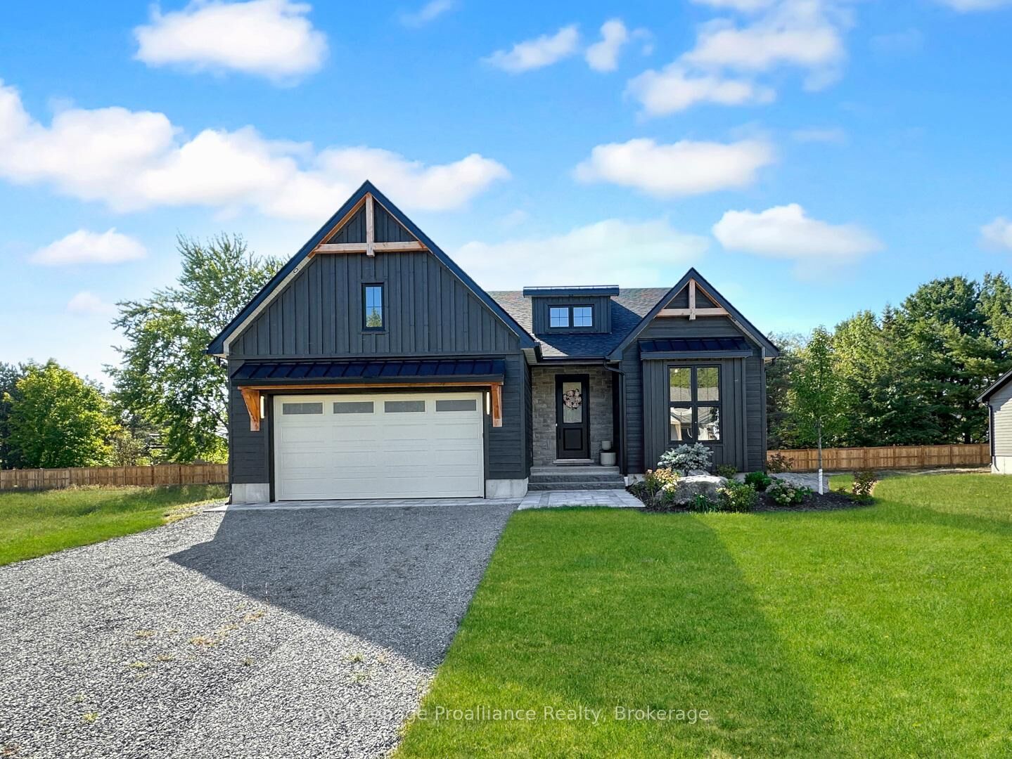Property Photo:  37 Deerview Drive  ON K8V 5P4 