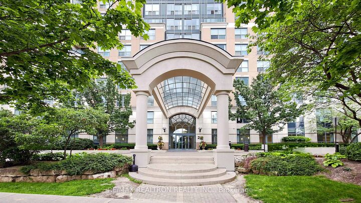 Property Photo:  23 Lorraine Drive 502  ON M2N 6Z6 