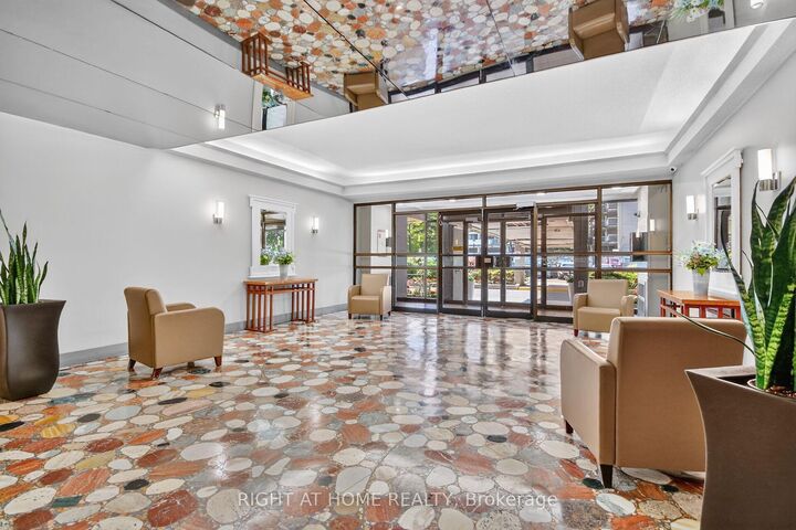 Property Photo:  1785 Frobisher Lane 2204  ON K1G 3T7 