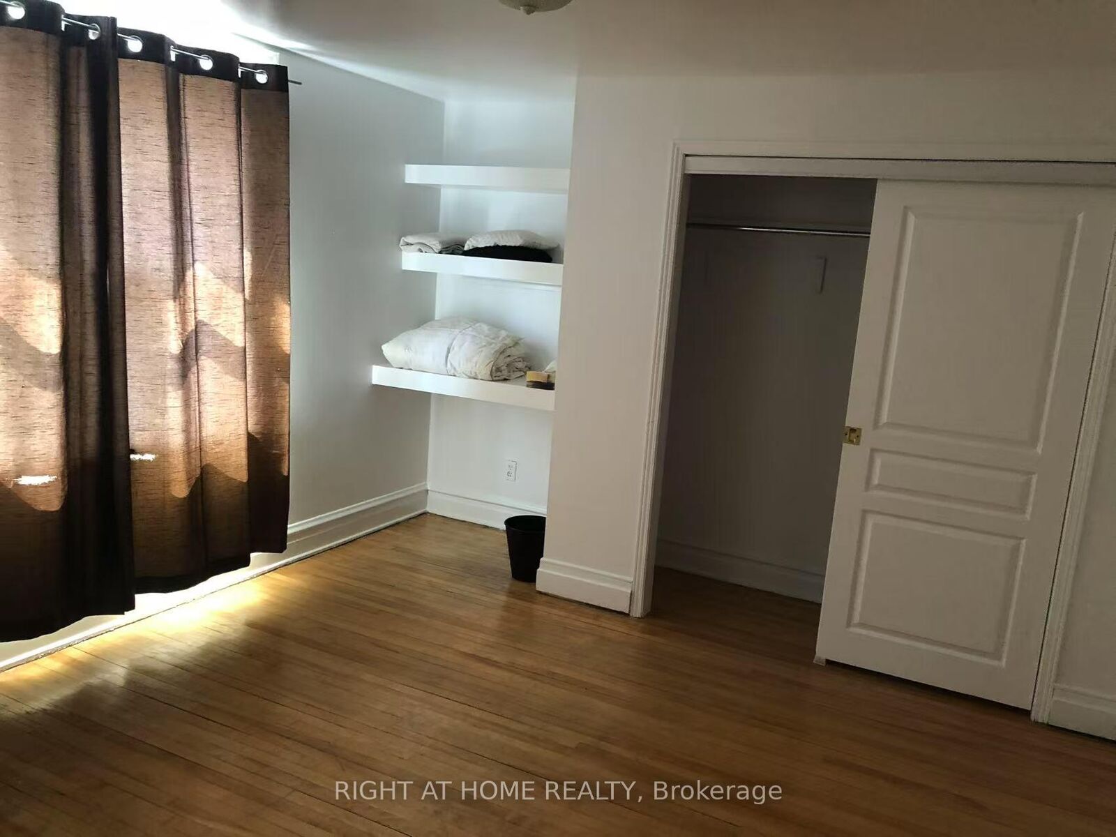 Property Photo:  409B Preston Street 409  ON K1S 4N1 