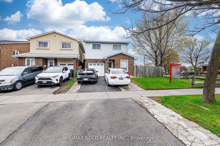 Property Photo:  41 Simmons Boulevard  ON L6V 3W5 