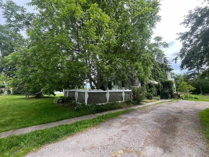 Property Photo: 173 Lindsay Street S ON K9V 2N2